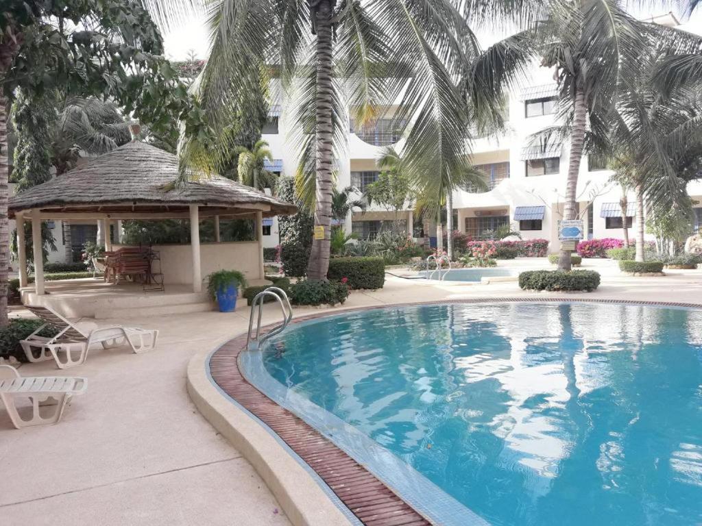 Residence Natangue 1 - Studio Coco Loco Saly Bagian luar foto